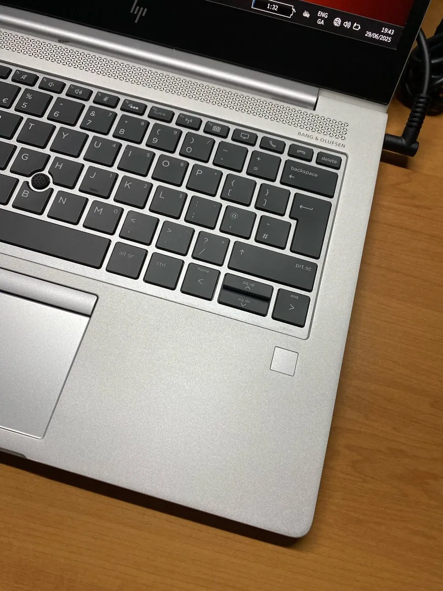 Hp laptop Ryzen 3 pro 16-256 win 11 - Image 2