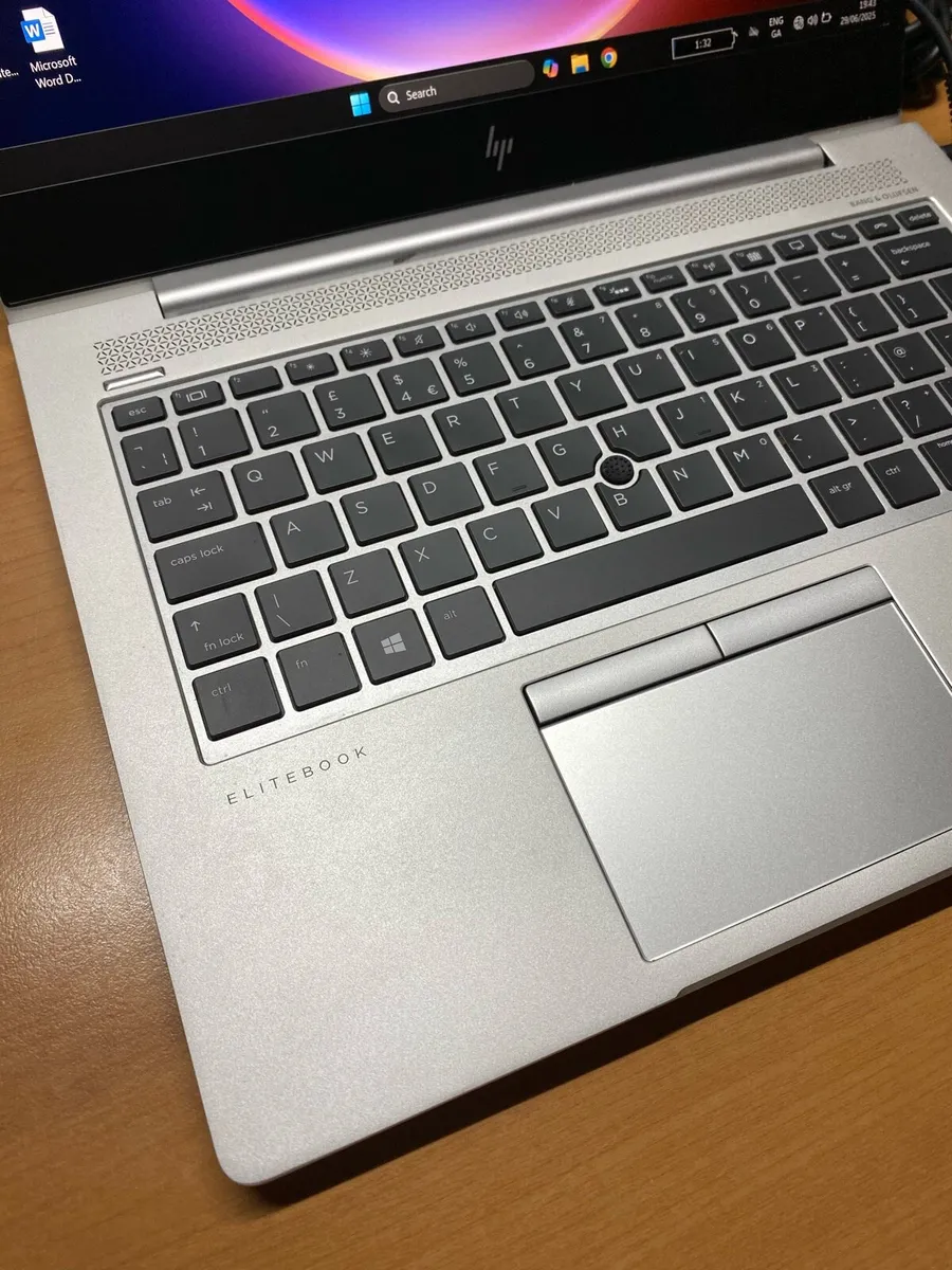 Hp laptop Ryzen 3 pro 16-256 win 11 - Image 3