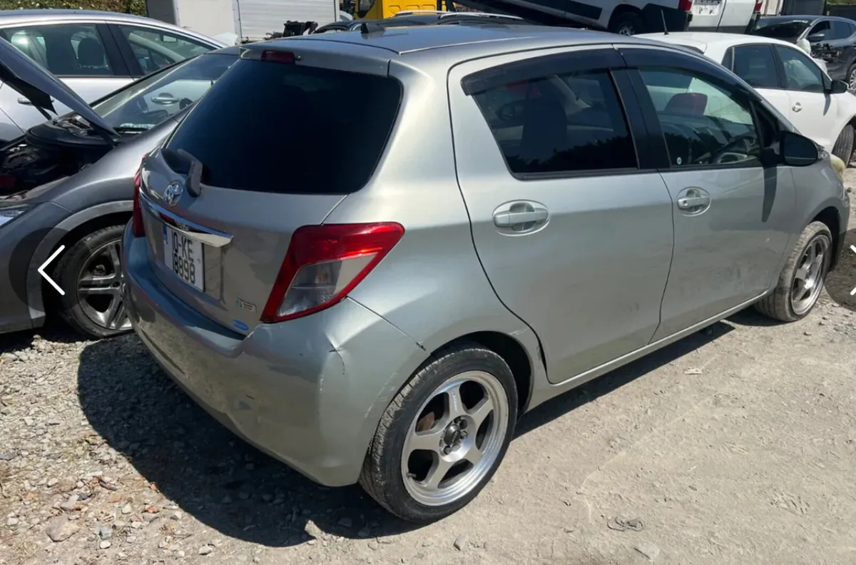 2010 Toyota Vitz 1.0 Automatic - Image 2