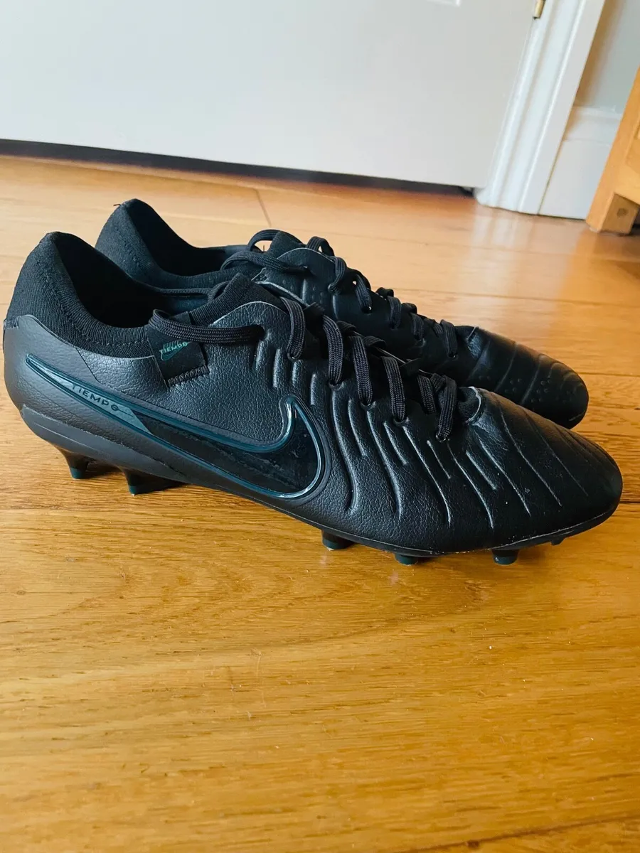 Football boots - Image 1