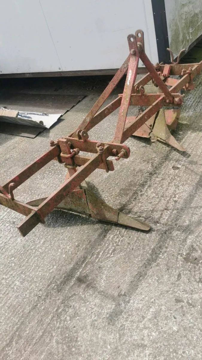 Vintage tractor plough - Image 1