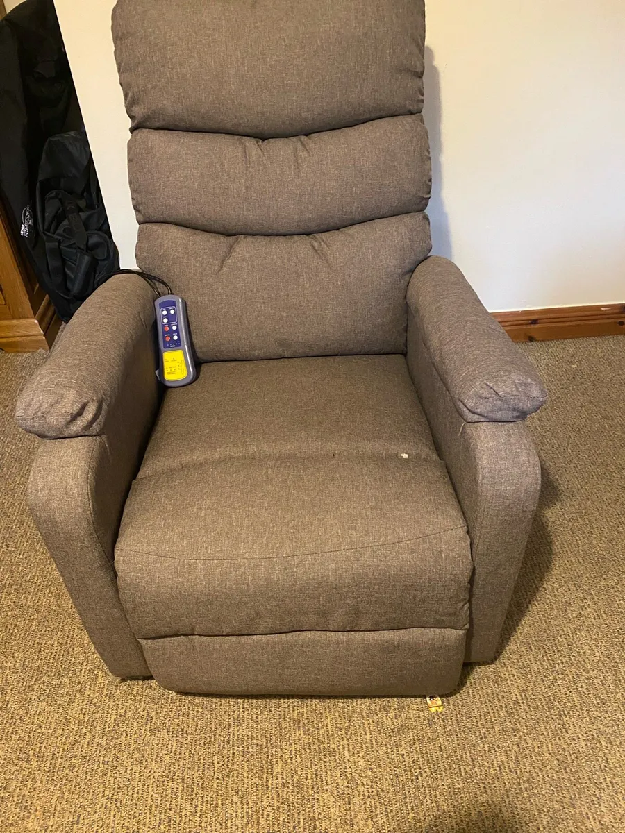 Lazy Boy Massage Chair - Image 2