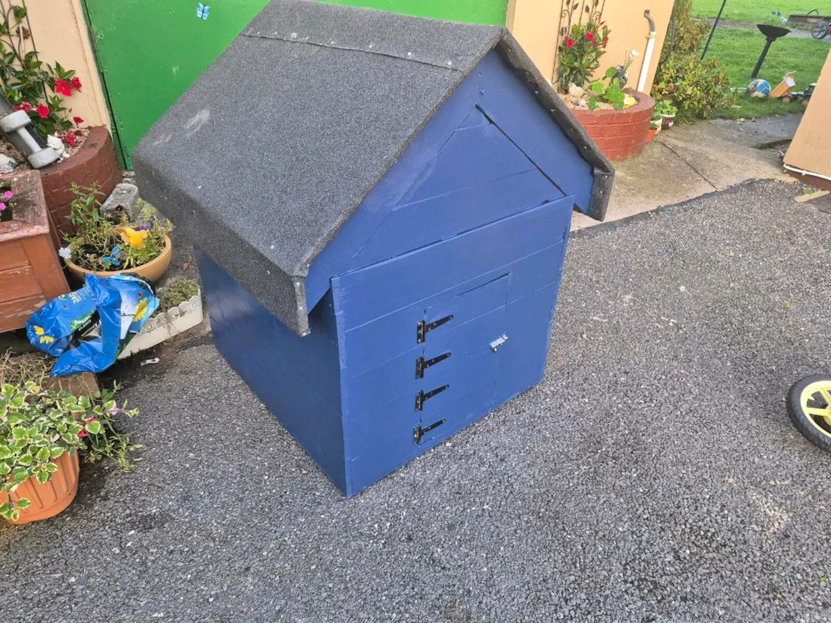 Handmade Dog house - Image 1