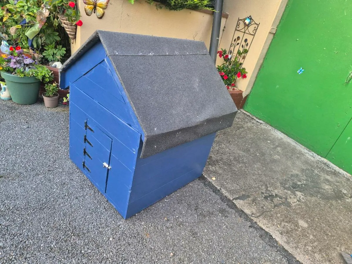 Handmade Dog house - Image 2
