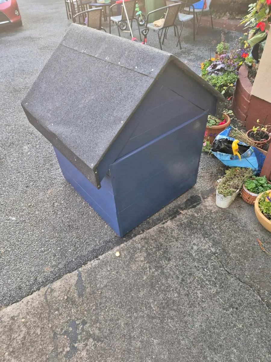 Handmade Dog house - Image 3