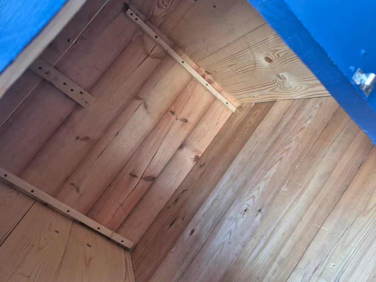 Handmade Dog house - Image 4