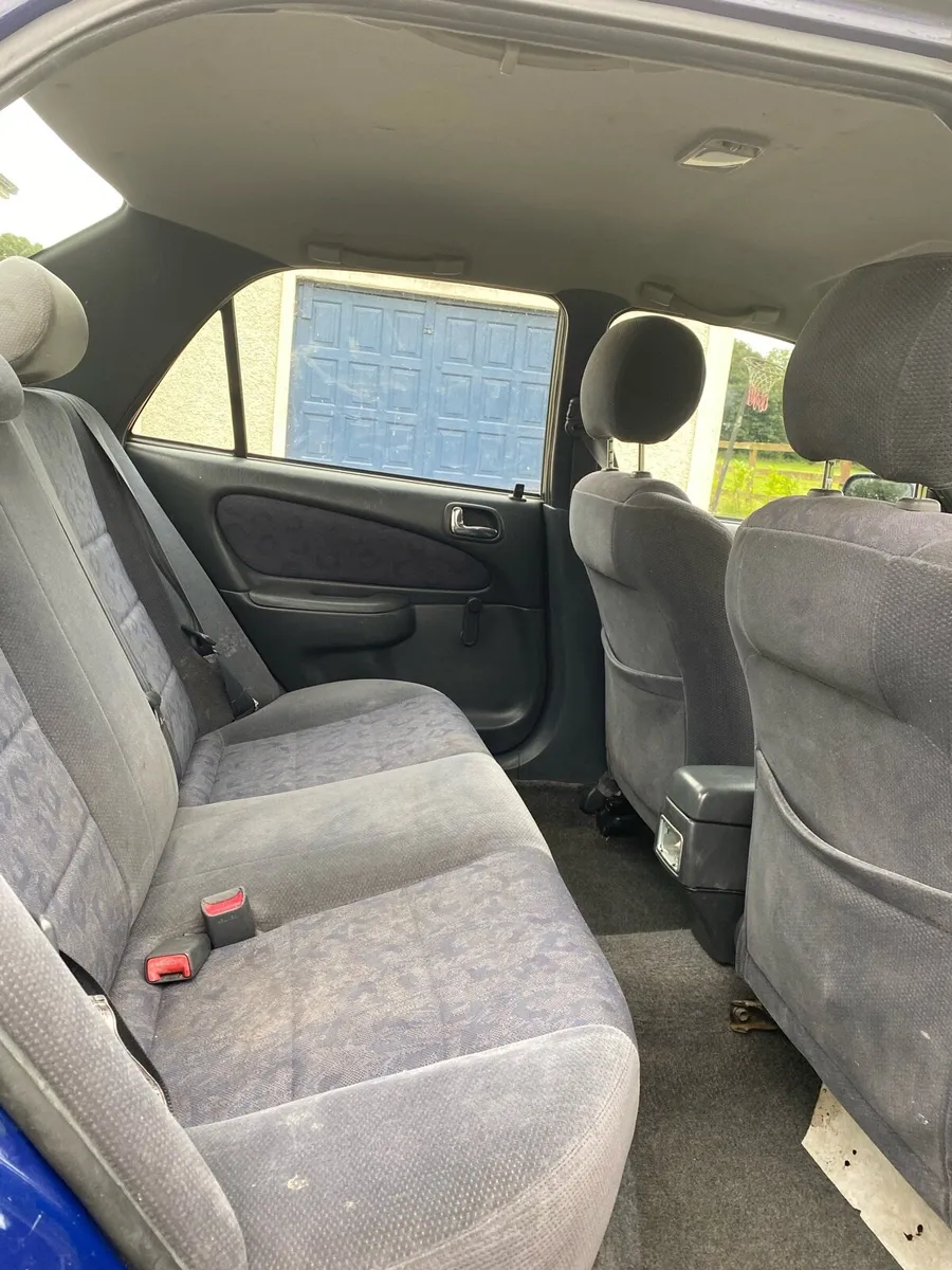 Car - Image 4