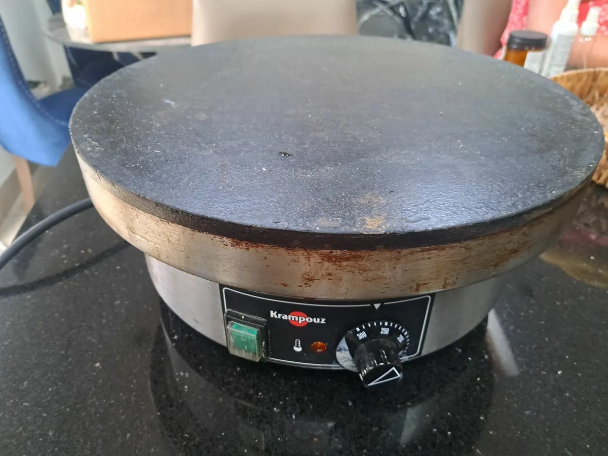 Crepe and waffle maker - Image 1