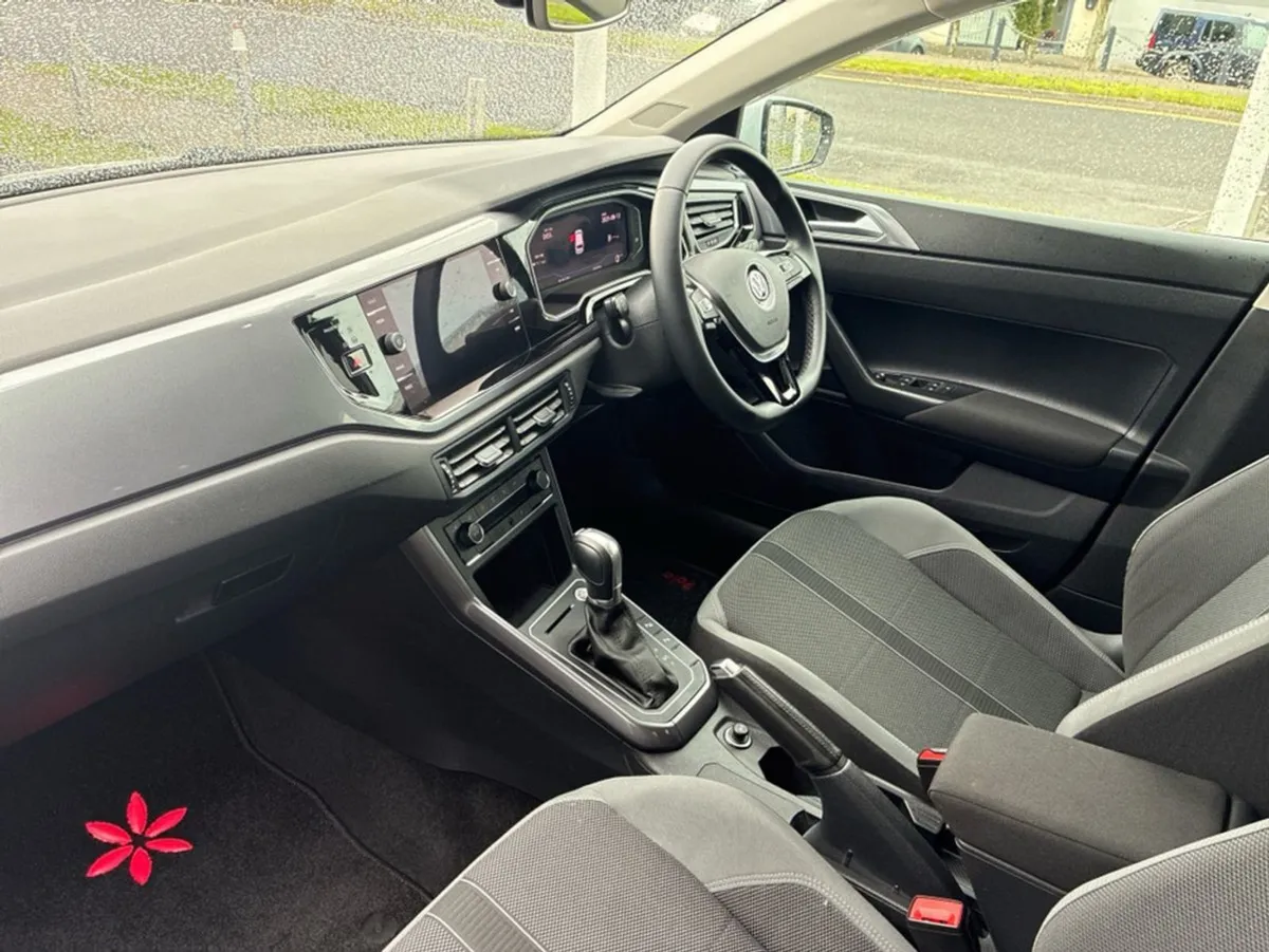 Volkswagen Polo 1.0l Petrol Automatic - Image 3