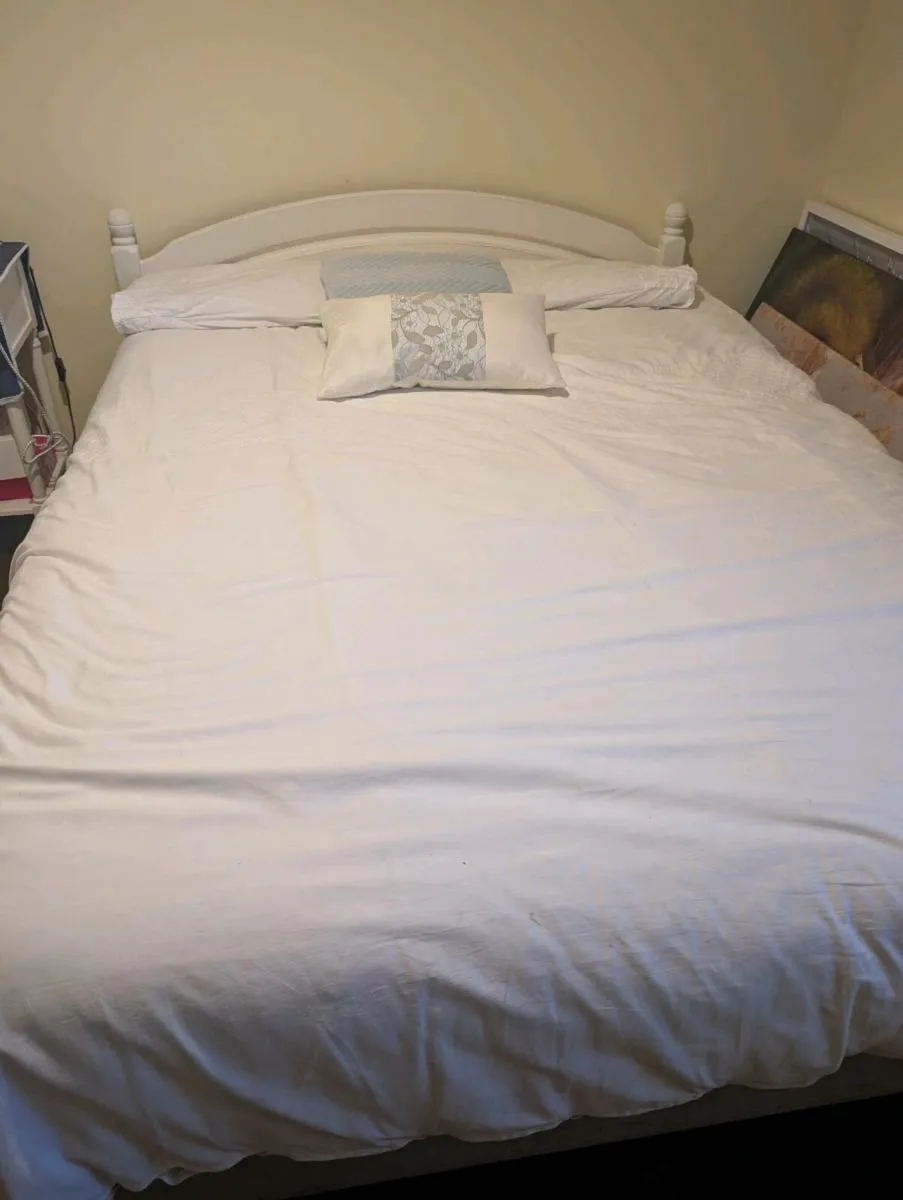 Double Divan bed - Image 1