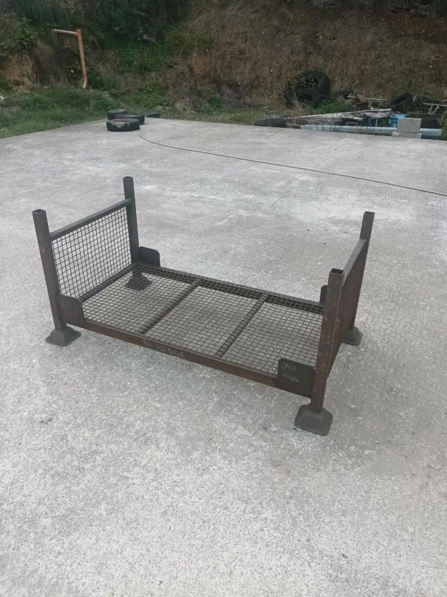 Steel stillages shelving storage - Image 1