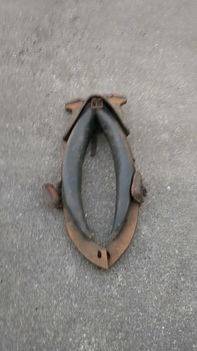 Heavy antique horse collar - Image 2
