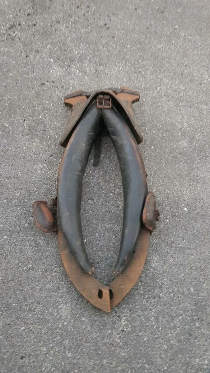Heavy antique horse collar - Image 3