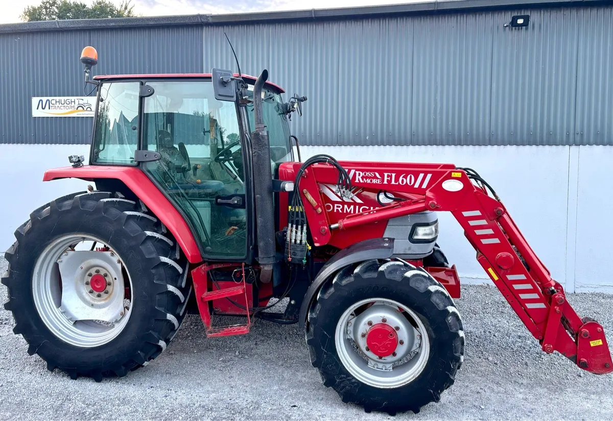 03 McCormick CX90 c/w Rossmore FL60 loader - Image 3