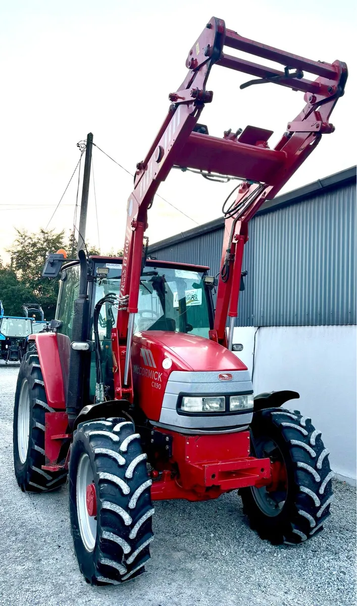 03 McCormick CX90 c/w Rossmore FL60 loader - Image 4
