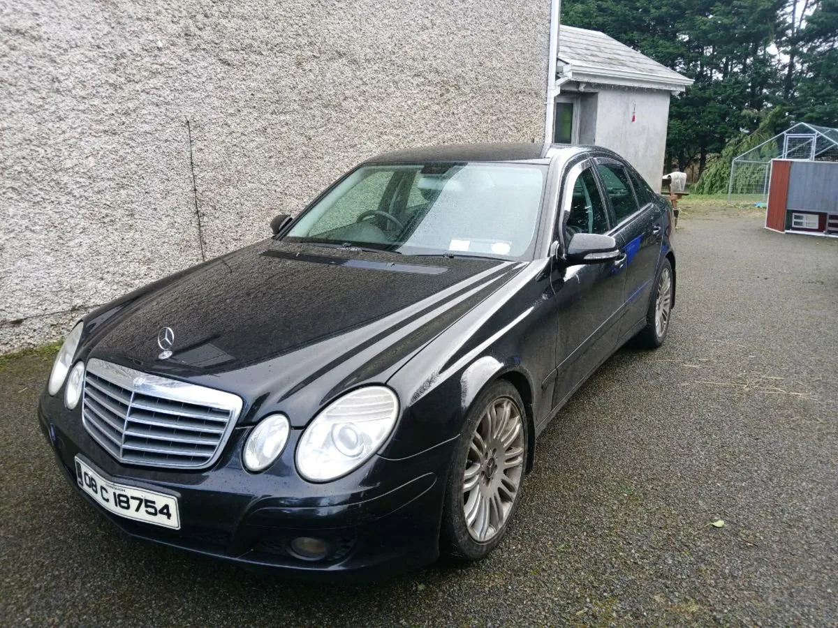 E200 Merc '08 W211 Complete car repair/doner. - Image 1