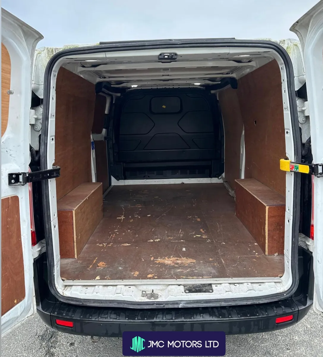 Ford Transit Custom 2020 Low Mileage - Image 4