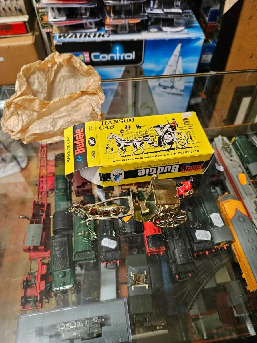 Vintage Budgie Hanson Cab - Image 1