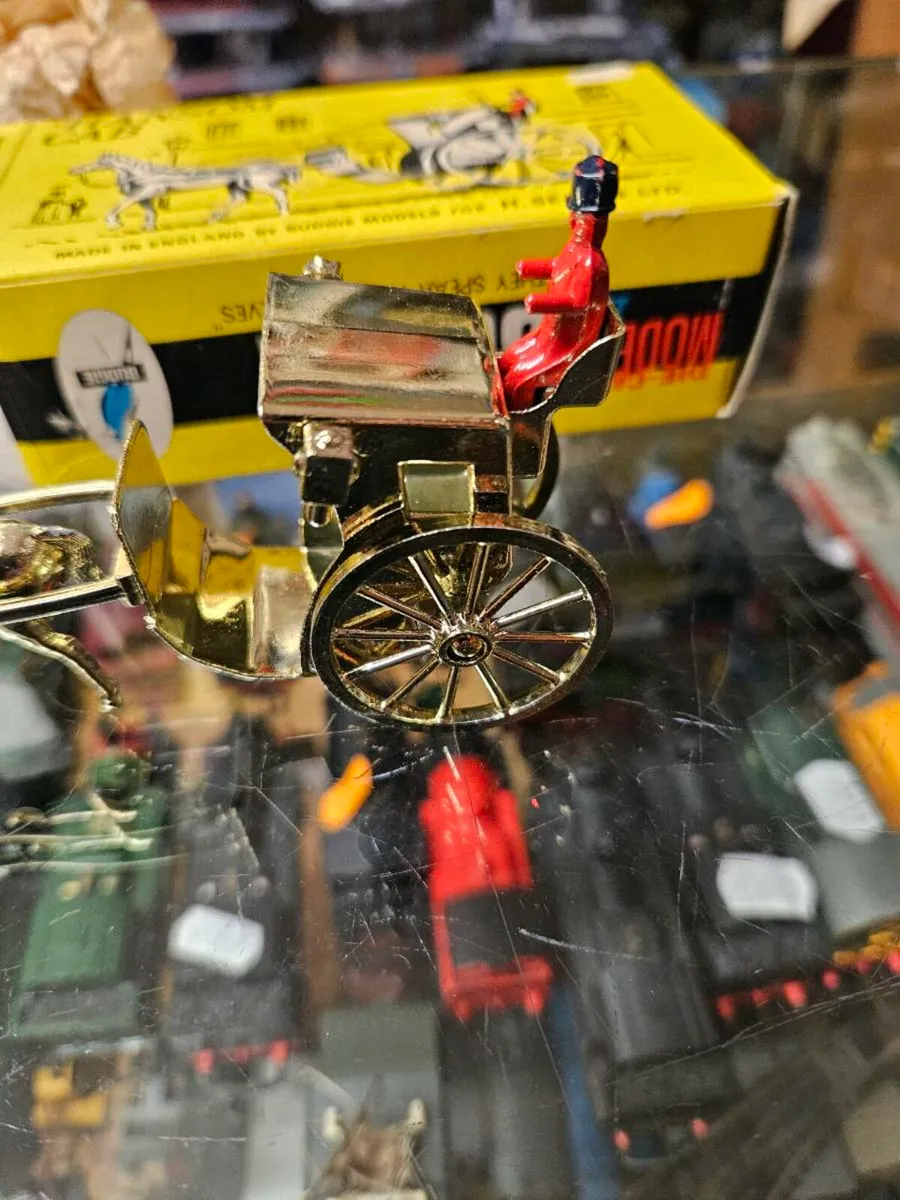 Vintage Budgie Hanson Cab - Image 3