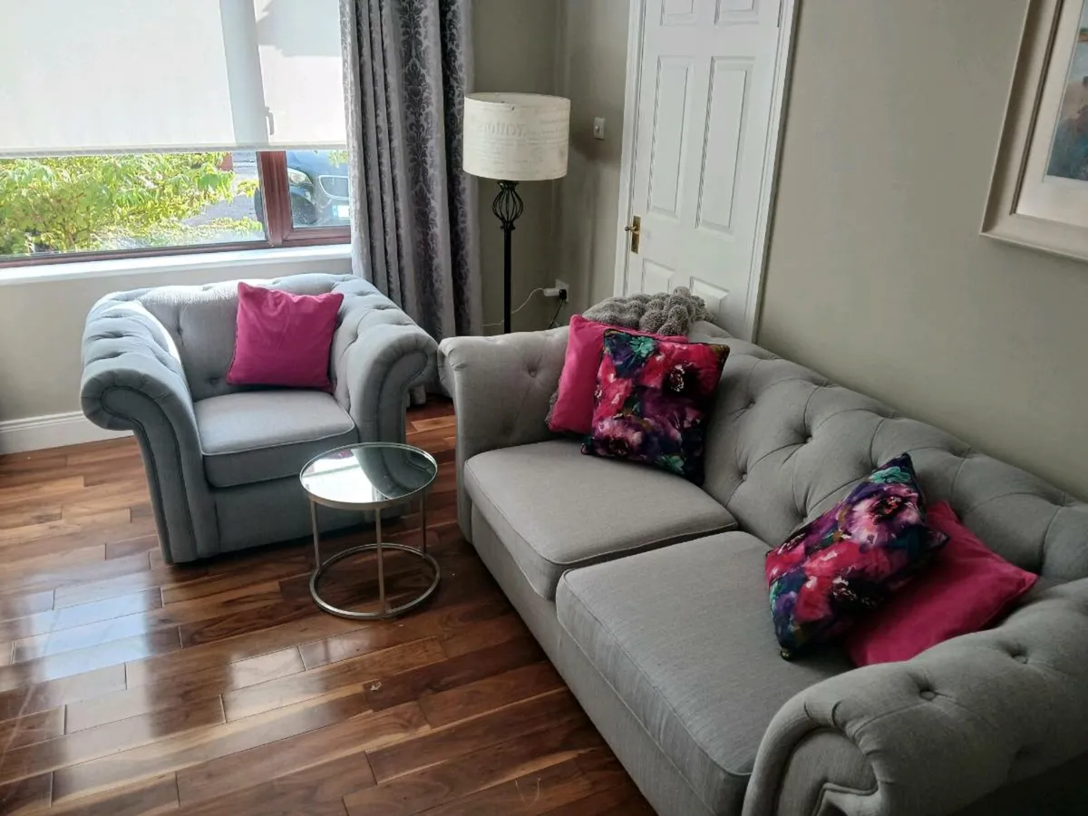 Armchair - Image 1