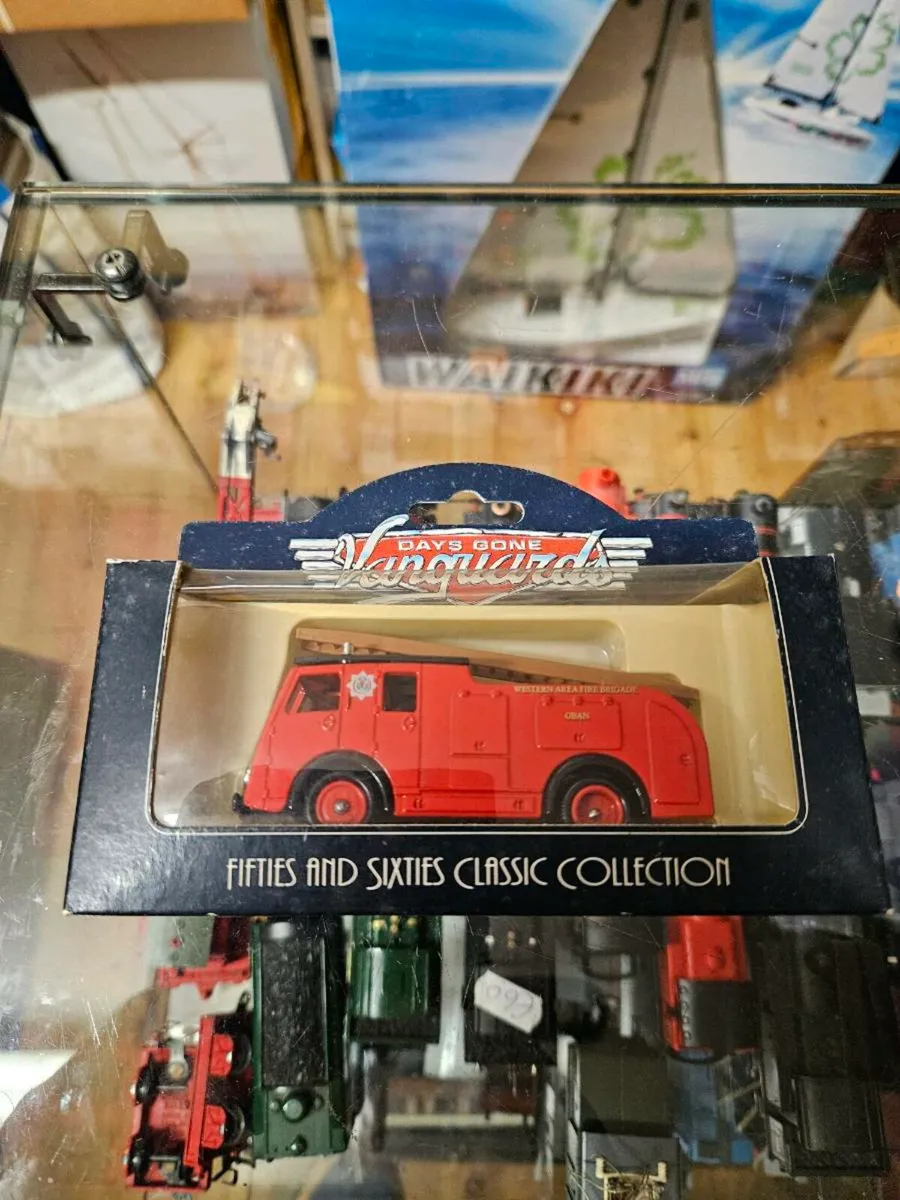 Corgi Vanguards Fire Engine - Image 1