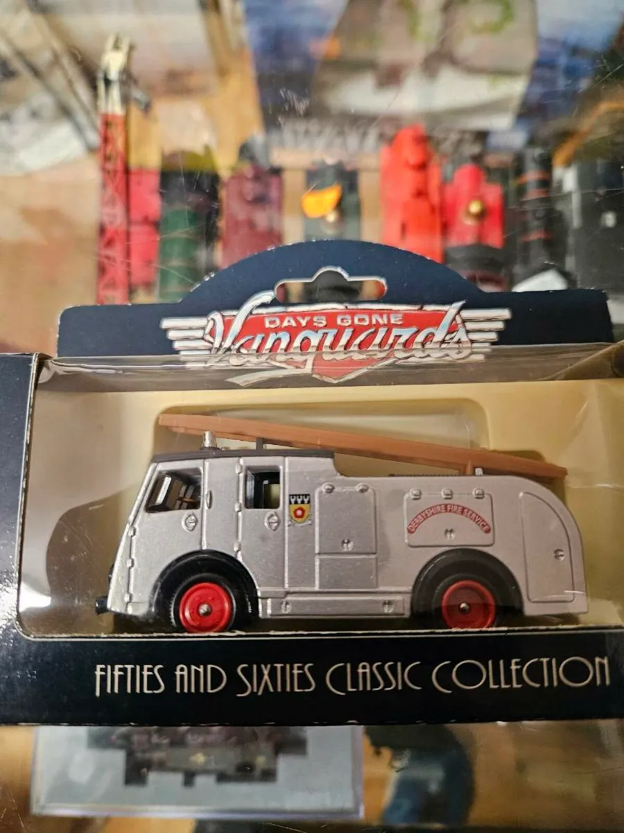 Corgi Vanguards Fire Engine - Image 1