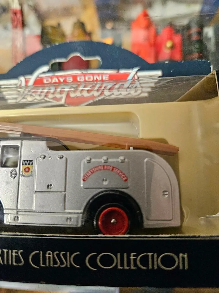 Corgi Vanguards Fire Engine - Image 2