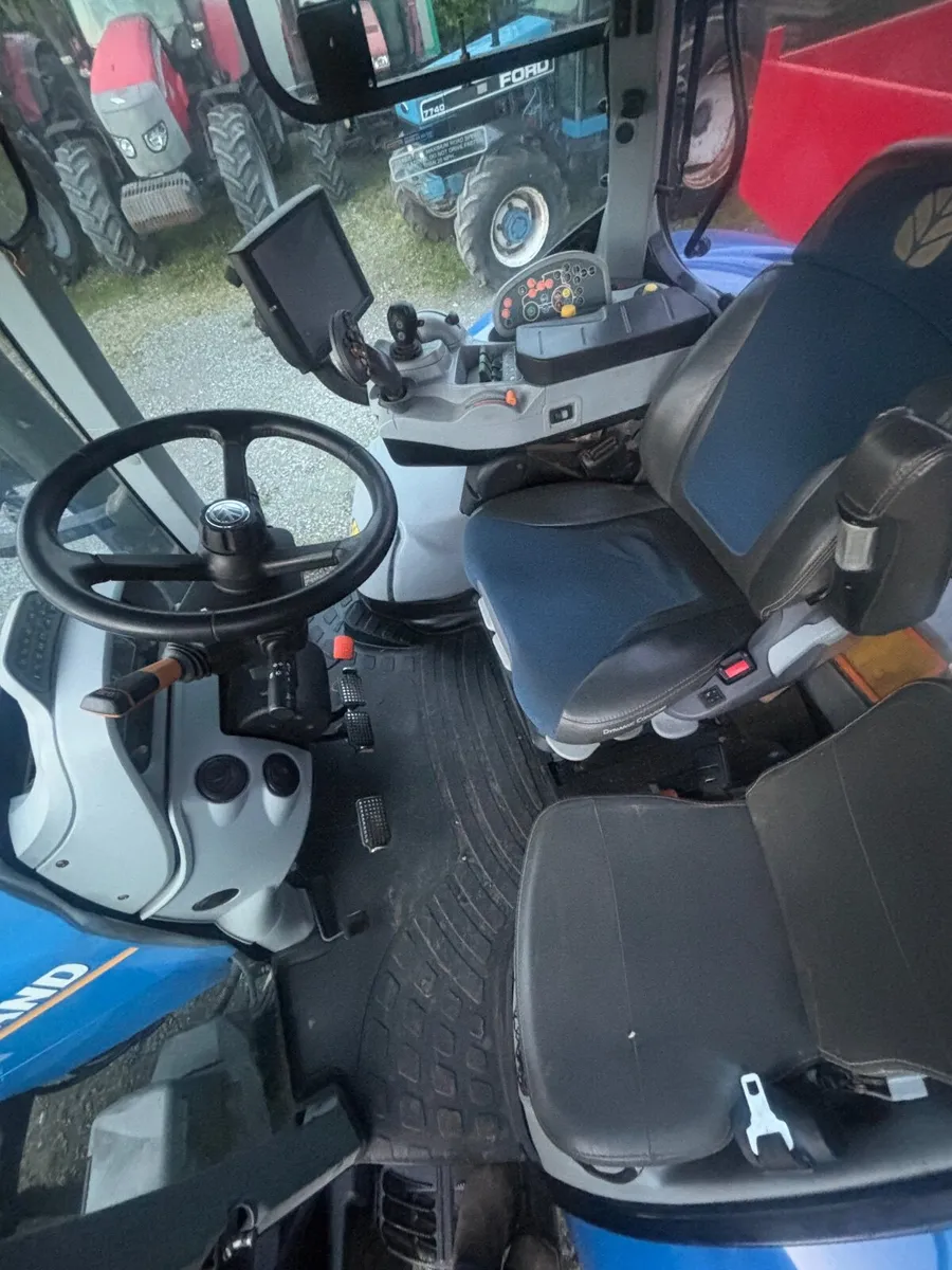 New Holland T7.230 - Image 2