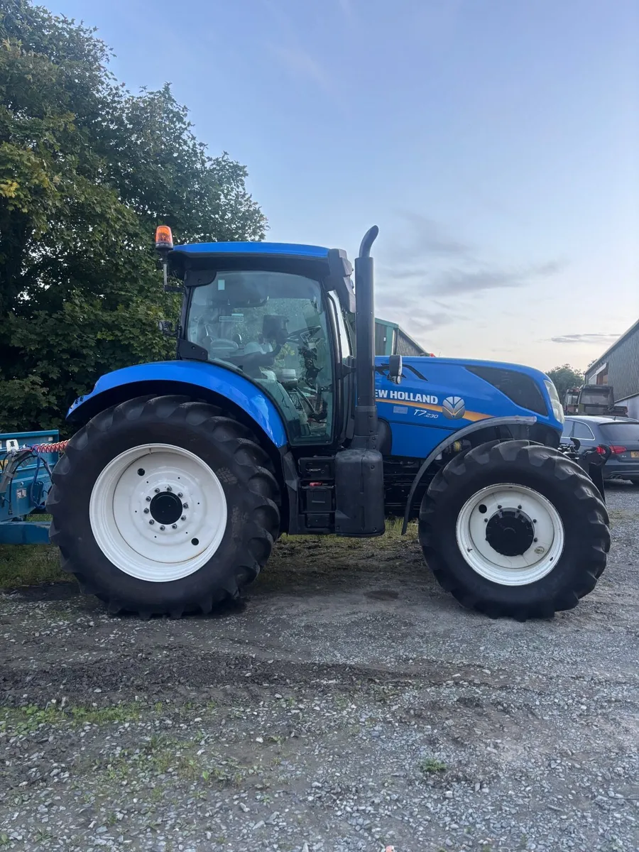 New Holland T7.230 - Image 4