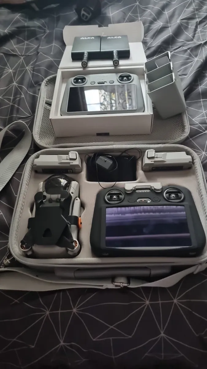 Dji mini 3 pro 700 875 with 2 controller - Image 3