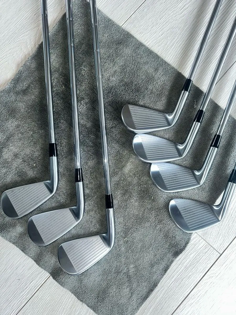 Mizuno Pro 225 5-Pw - Image 1