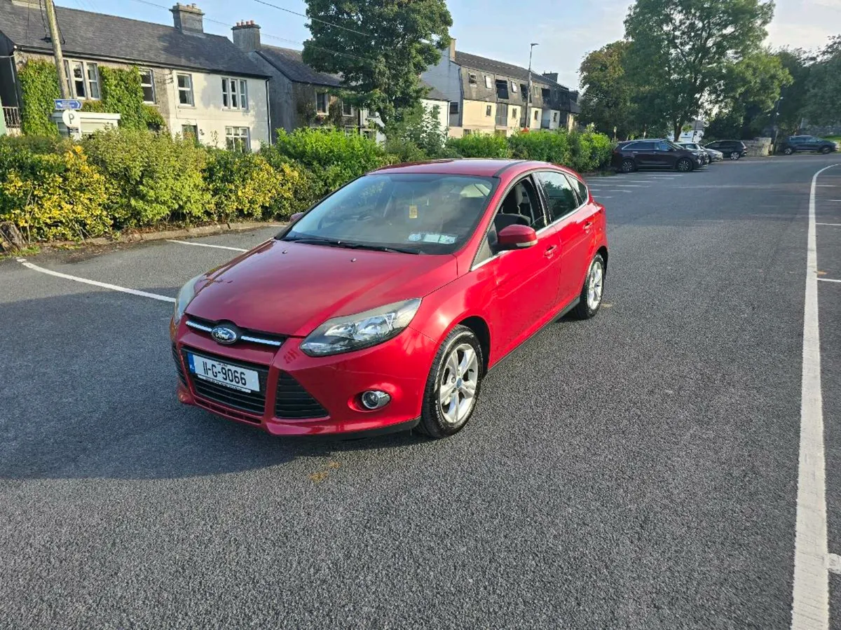 2011 Ford Focus*LOW MILEAGE* - Image 2