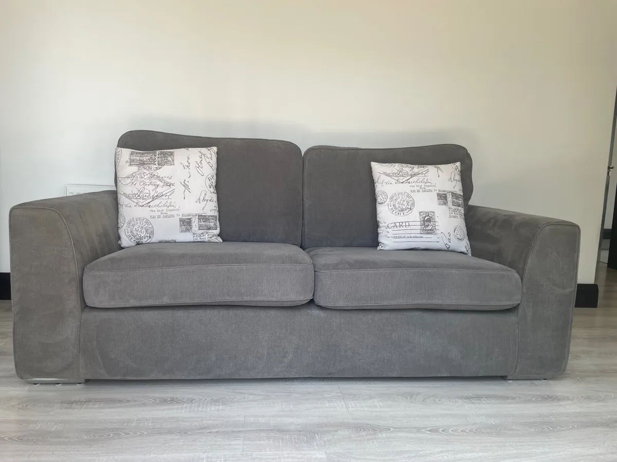 3 seater couch and Manual recliner - Image 2