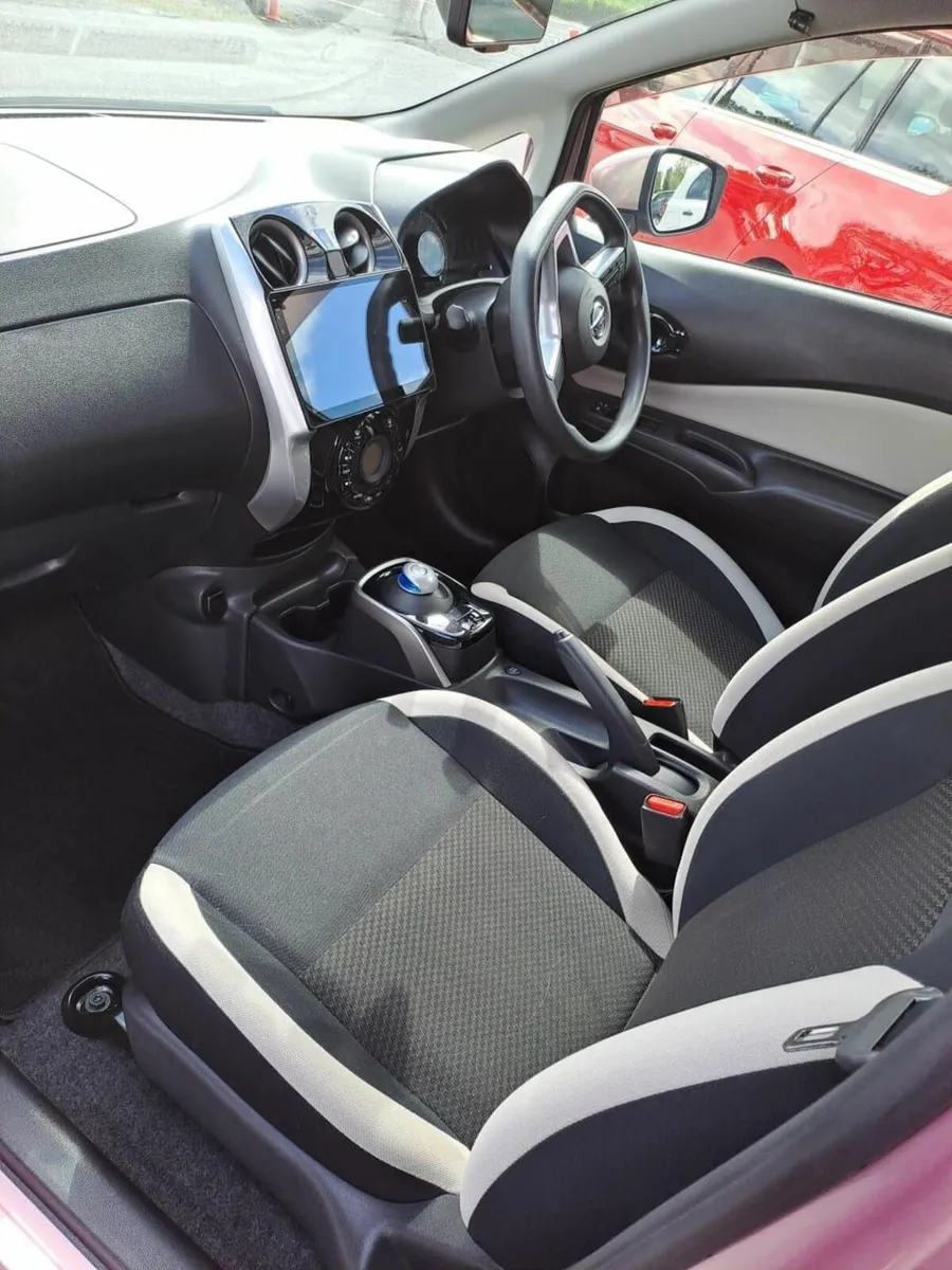 Pink Nissan Note 2017 - Image 3