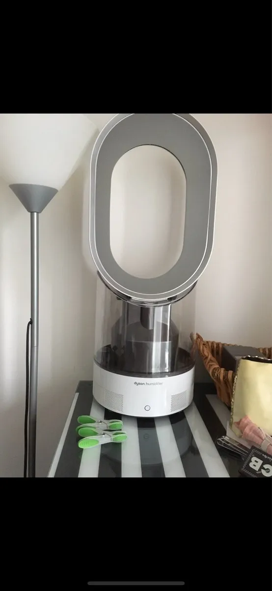 Dyson AM-10 Humidifier - Image 1