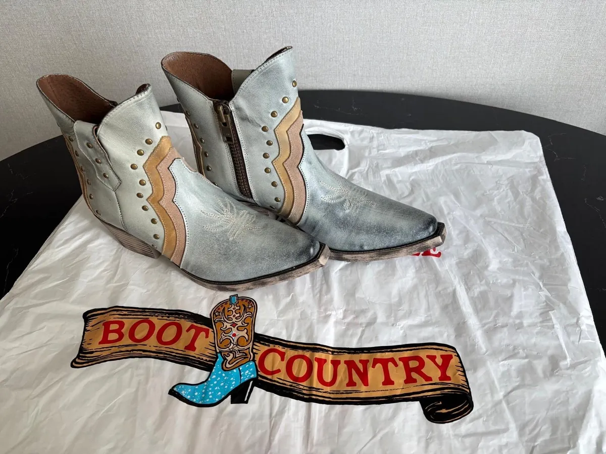 Ladies Silver River Cowboy Boots - Image 1