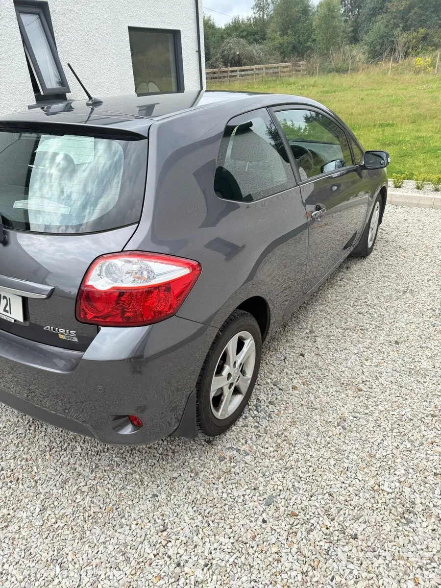 Toyota Auris 2012 - Image 3