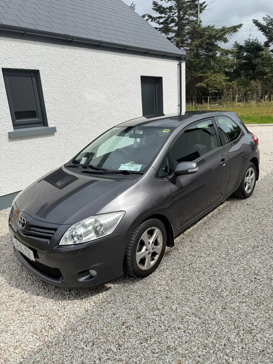 Toyota Auris 2012 - Image 4