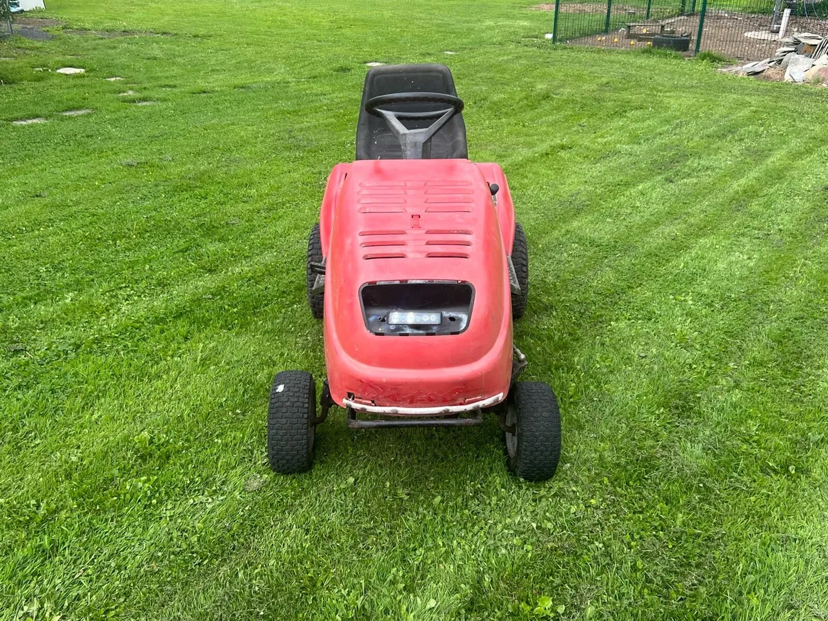 Ride on lawnmower - Image 2