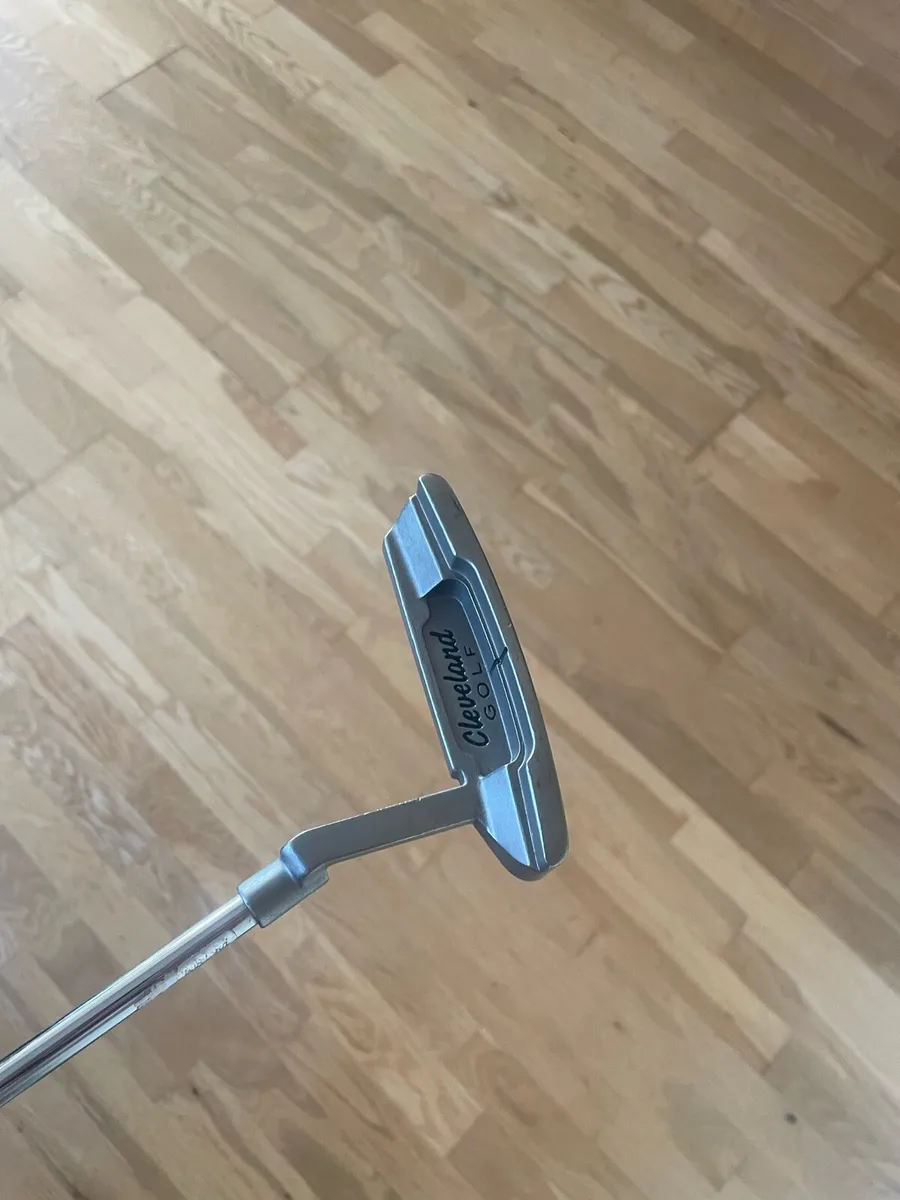 Golf putter - Image 1