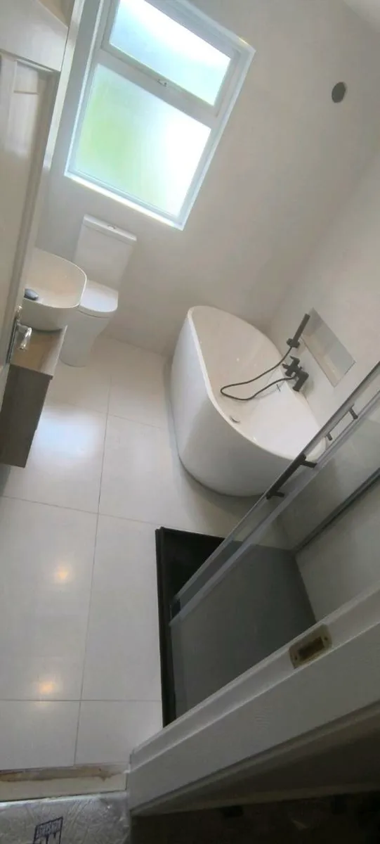 Comprehensive bathroom renovation - Image 1