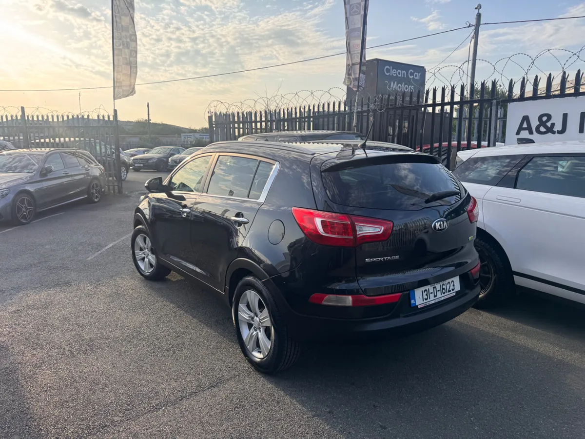 13 Kia Sportage 1.7 Glass Roof - Image 4