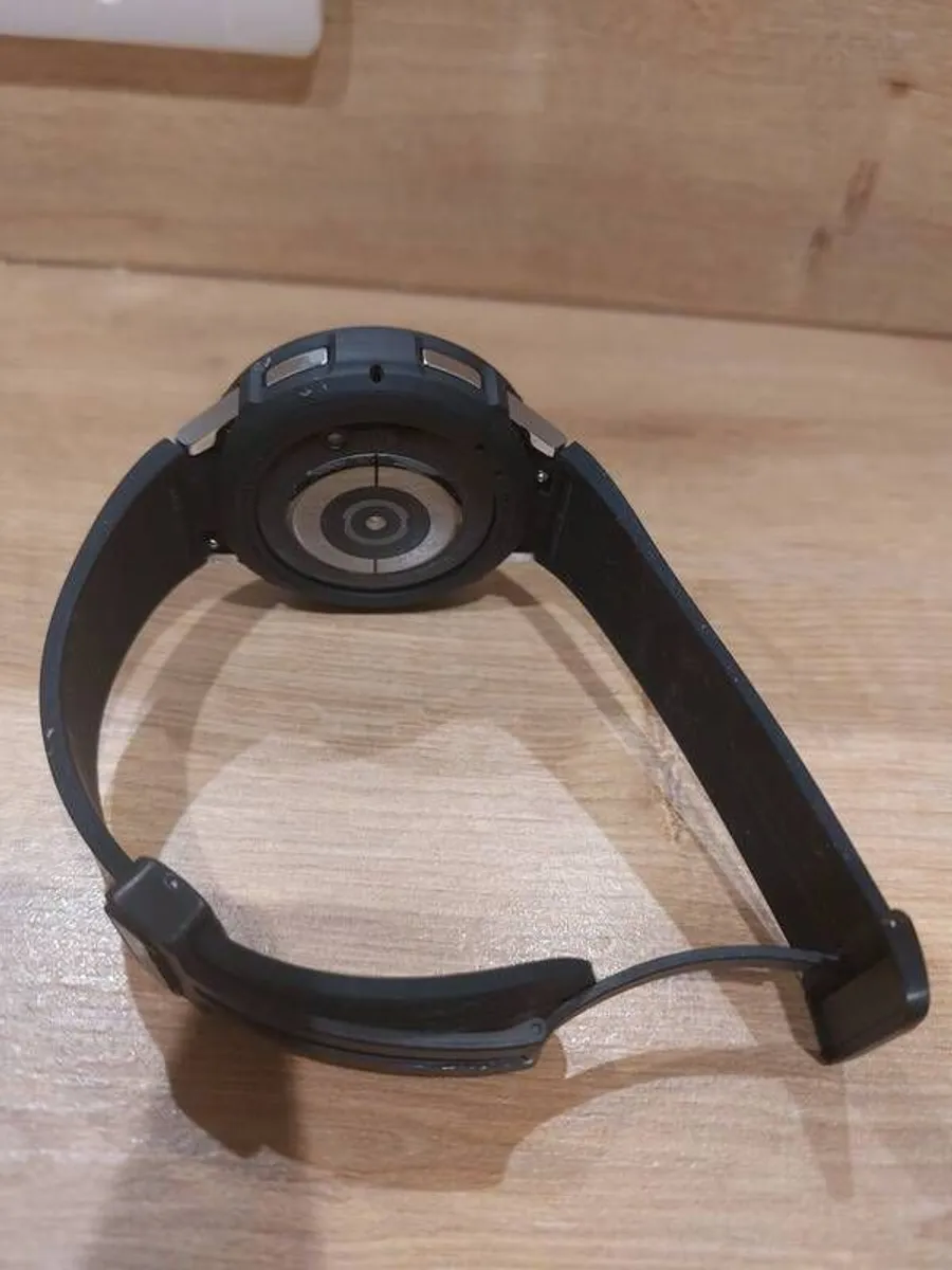 Samsung watch 6 classic 47mm - Image 2