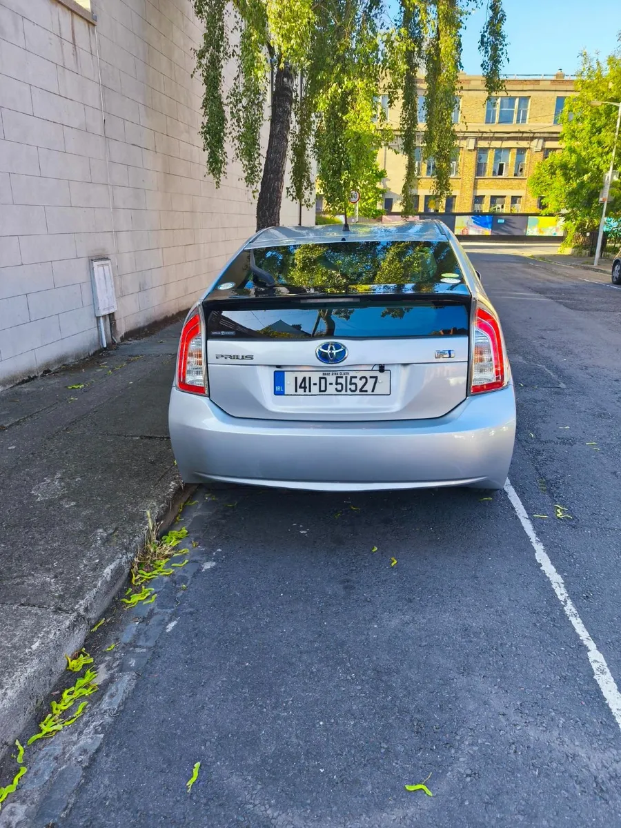 Toyota Prius G 2014 1.8 Petrol Hybrid 58,900 - Image 2