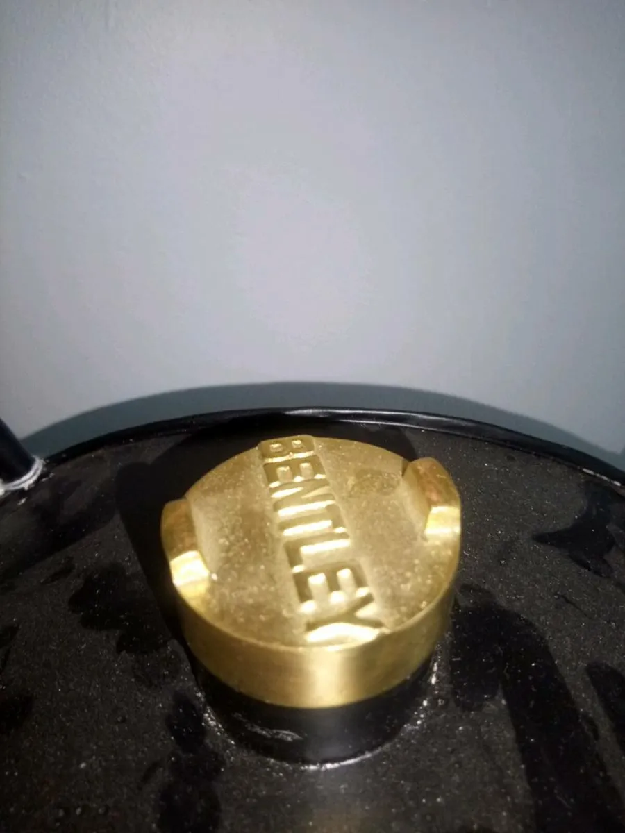 Bentley Jerry Can with Solid Brass Cap - Image 3