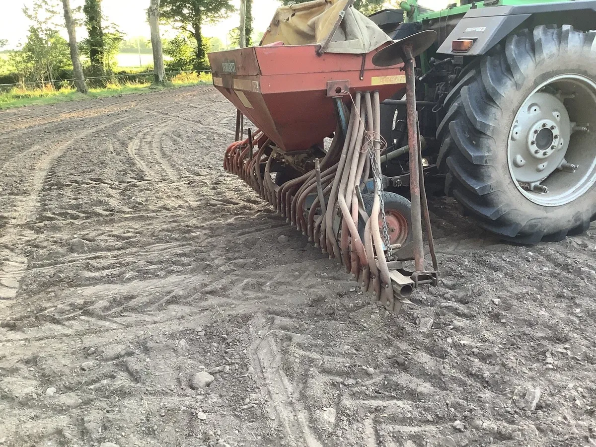Accord 4 m seeder - Image 3