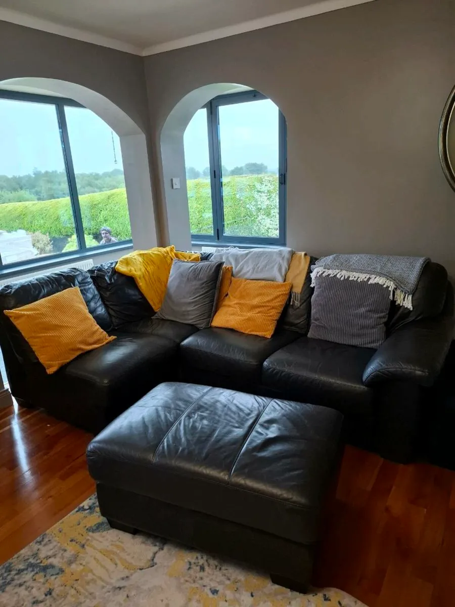 Corner leather suite of furniture - Image 2