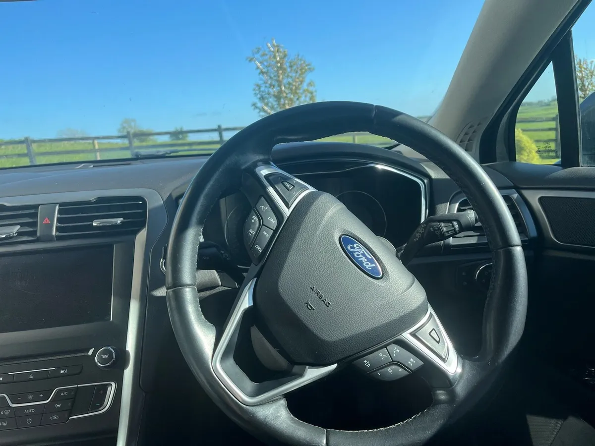 Ford Mondeo Titanium 5D 2.0TD - Image 2