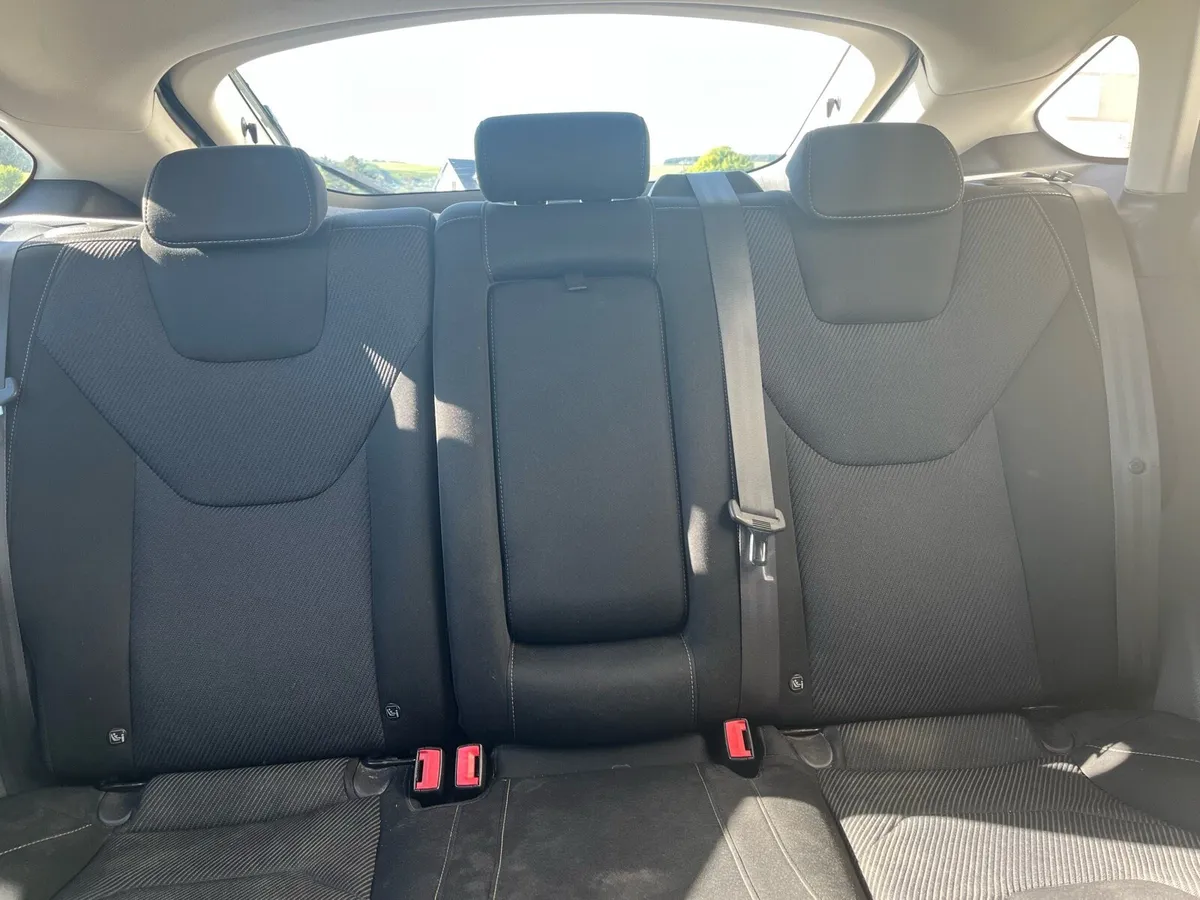 Ford Mondeo Titanium 5D 2.0TD - Image 4