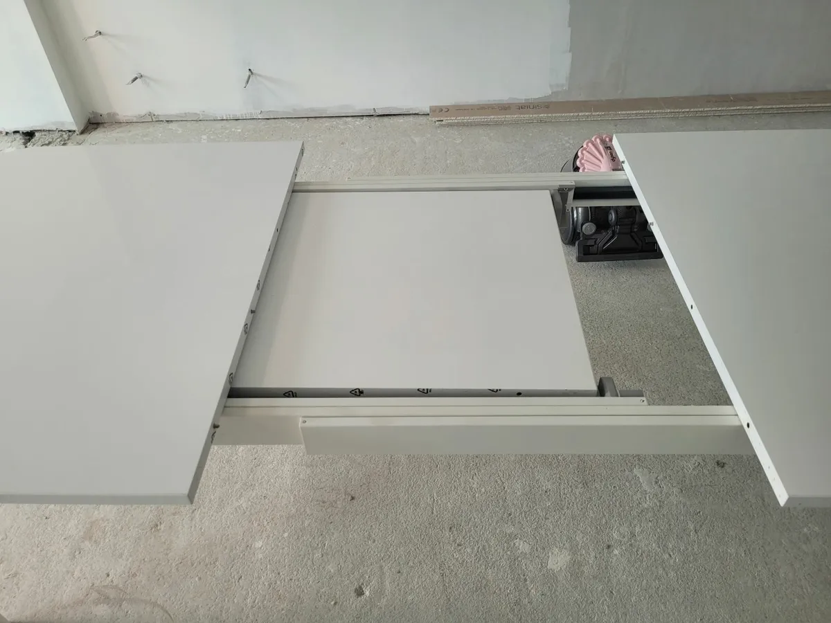 Kitchen table - Image 3